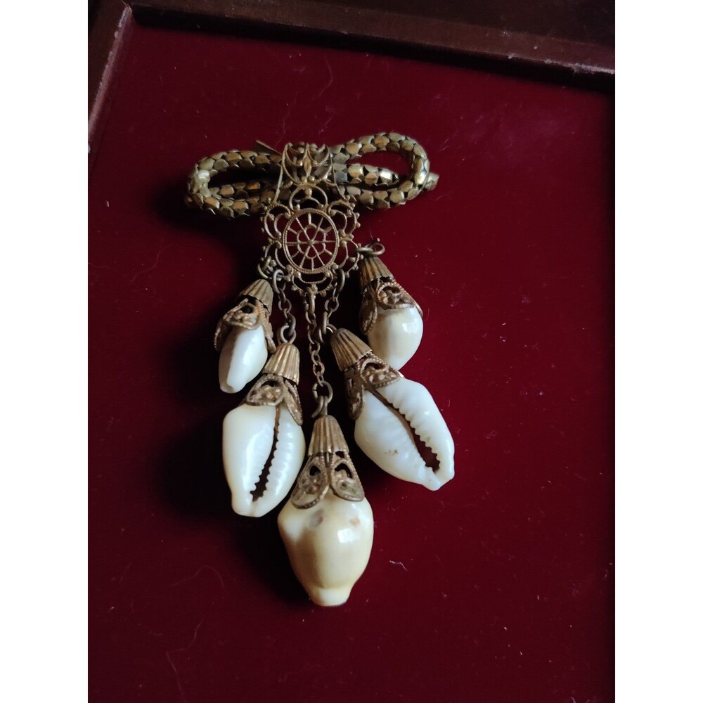 Antique 1940s shell broach